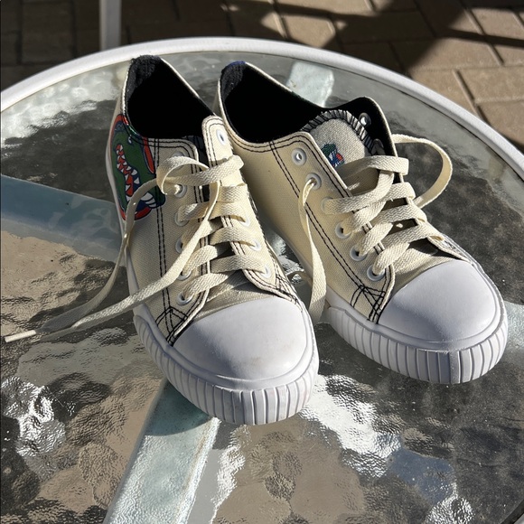 Women's FOCO Cream Florida Gators Low Top Canvas Shoes New - Picture 8 of 8